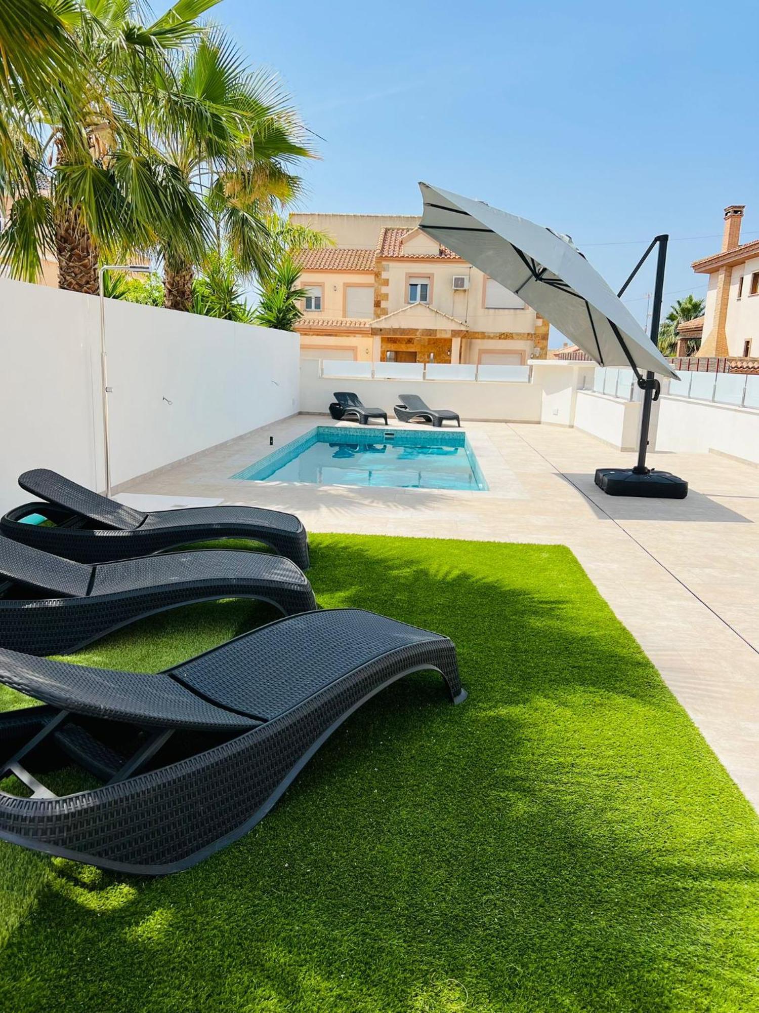Villa Domicil De Luxe Torrevieja Exteriör bild